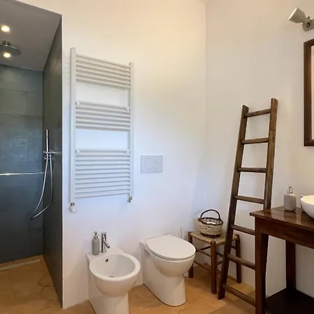 Le Fate - Tra Mare E * Sambuco (Rome)